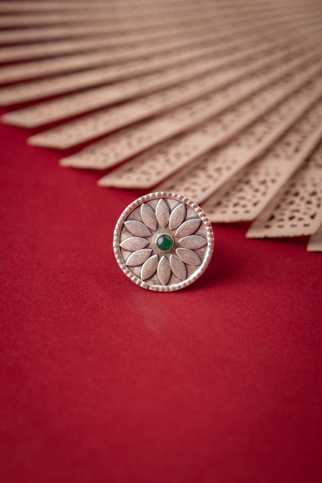 Mizoya Intricate Flower Green Stone Ring