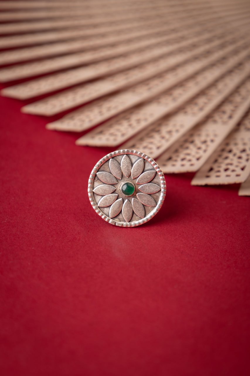 Mizoya Intricate Flower Green Stone Ring