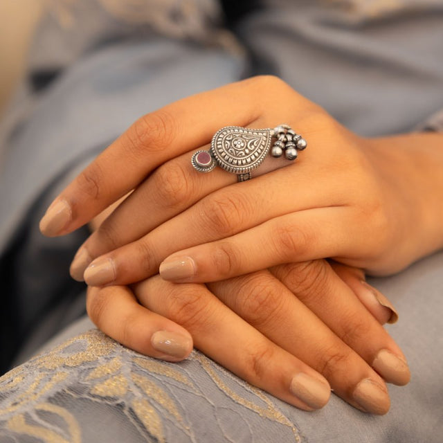 Mizoya Intricate Ghughri Drop Carry Motif Ring