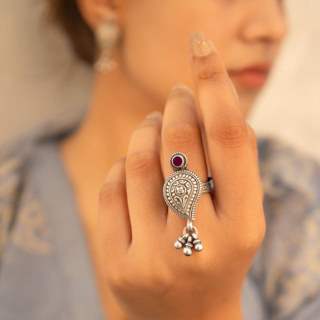 Mizoya Intricate Ghughri Drop Carry Motif Ring