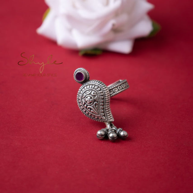 Mizoya Intricate Ghughri Drop Carry Motif Ring