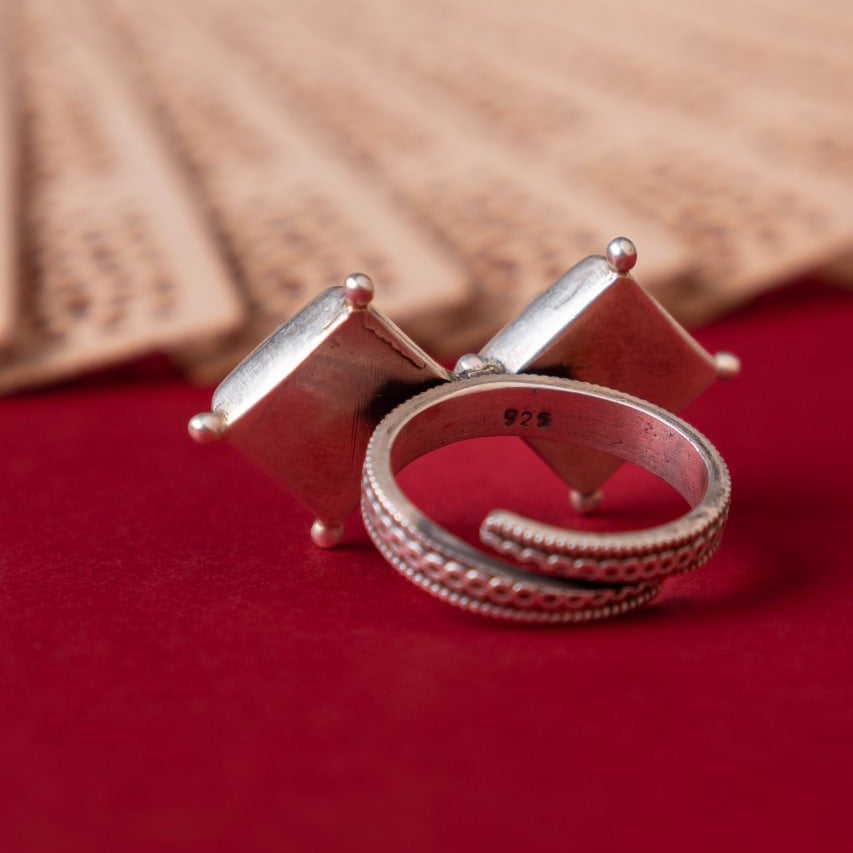 Moh Dual Tikdi Embossed Green Matte Ring