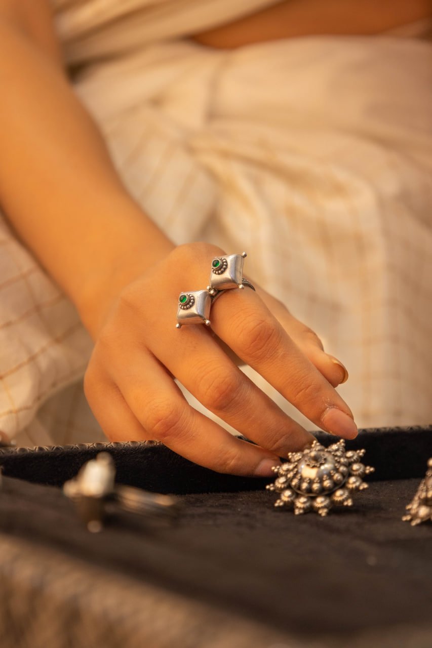 Moh Dual Tikdi Embossed Green Matte Ring