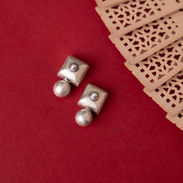 Moh Embossed Matte Stud Earring