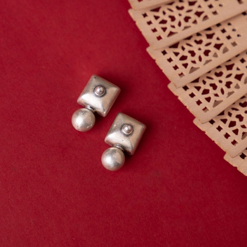 Moh Embossed Matte Stud Earring