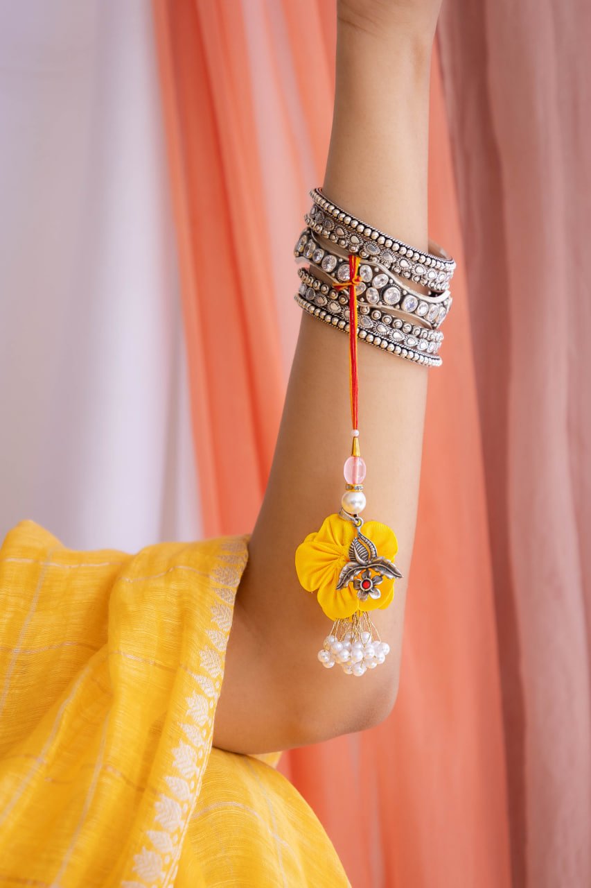 Moh Flower Leaf Pendant Blooming Lumba Rakhi