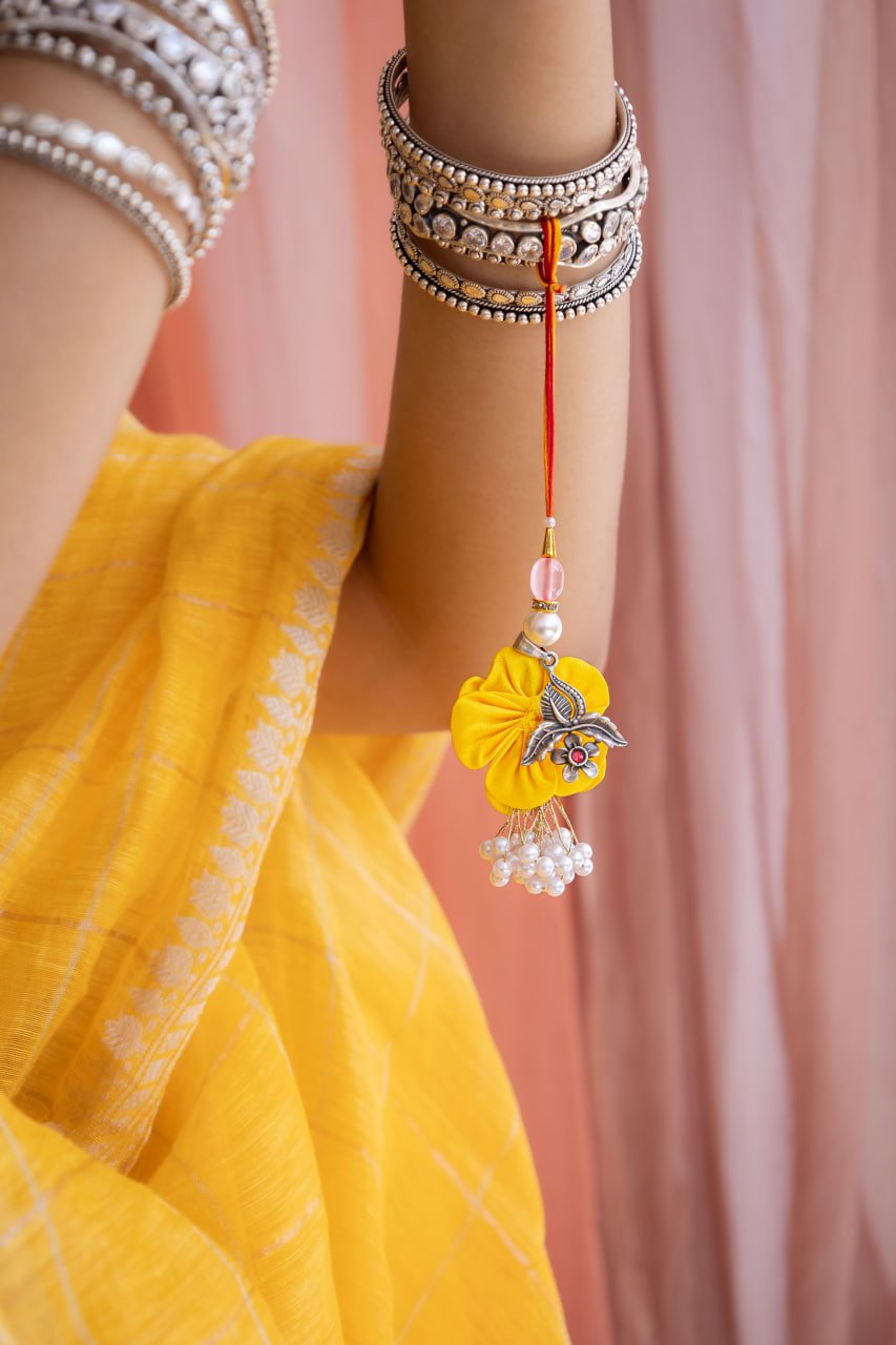 Moh Flower Leaf Pendant Blooming Lumba Rakhi