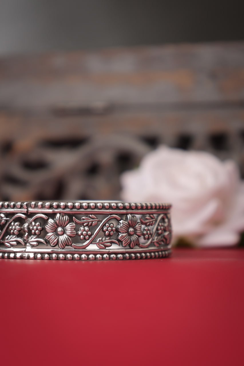 Moh Intricate Flower Leaf Bangle