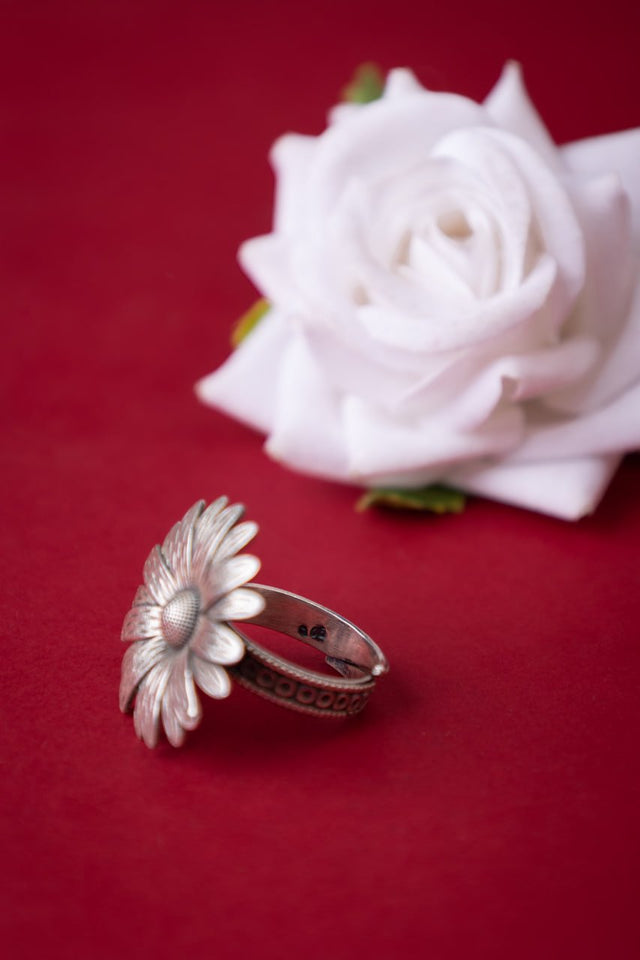 Moh Intricate Sunflower Statement Ring