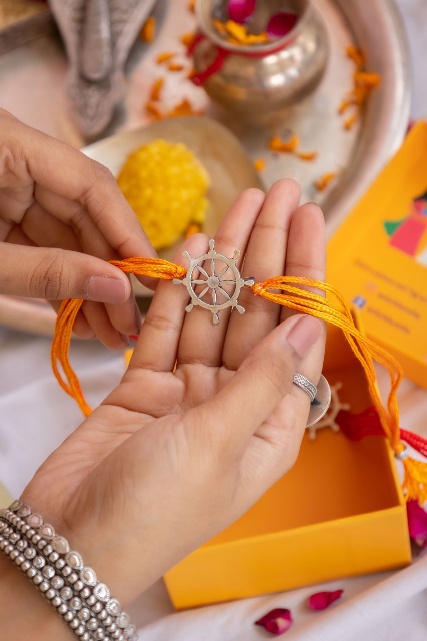 Moh Ship Handle Brooch Cum Rakhi