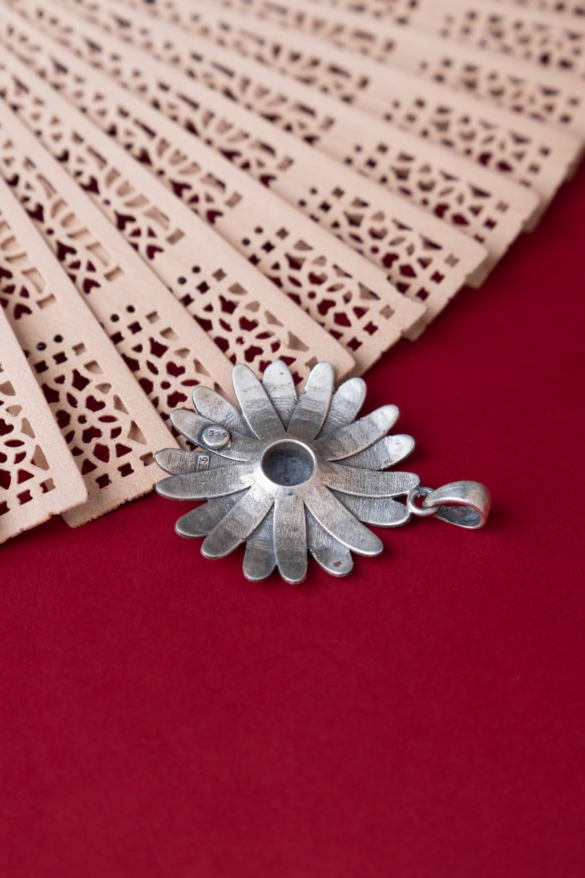 Moh Sunflower Intricate Pendant