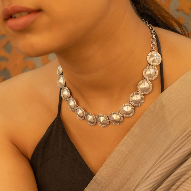Moh Tikdi Sequence Fine Necklace