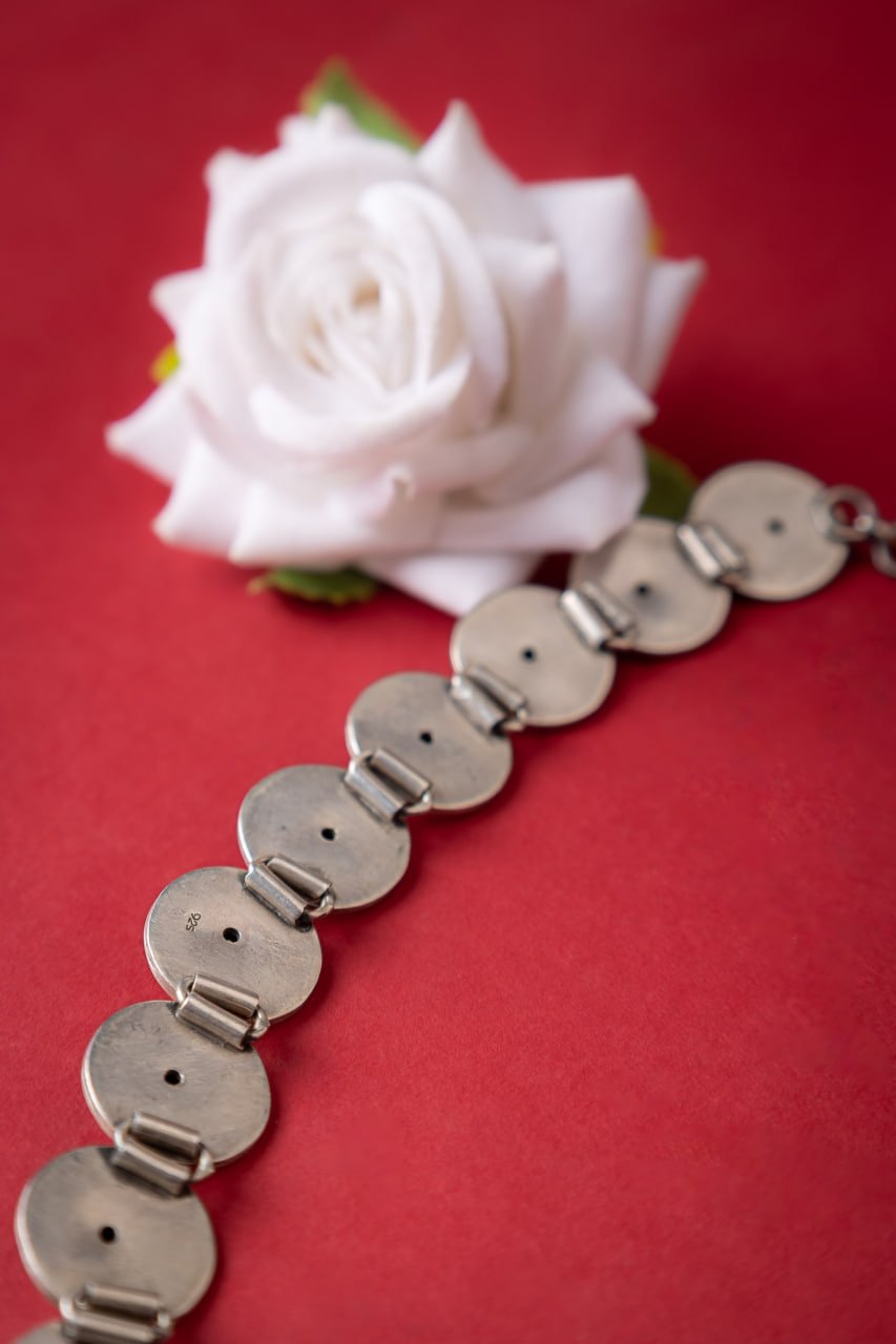 Moh Tikdi Sequence Fine Necklace Set