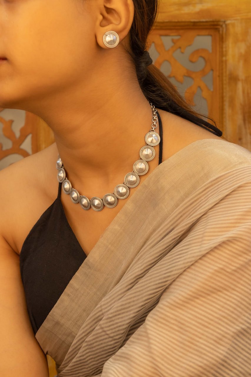 Moh Tikdi Sequence Fine Necklace Set