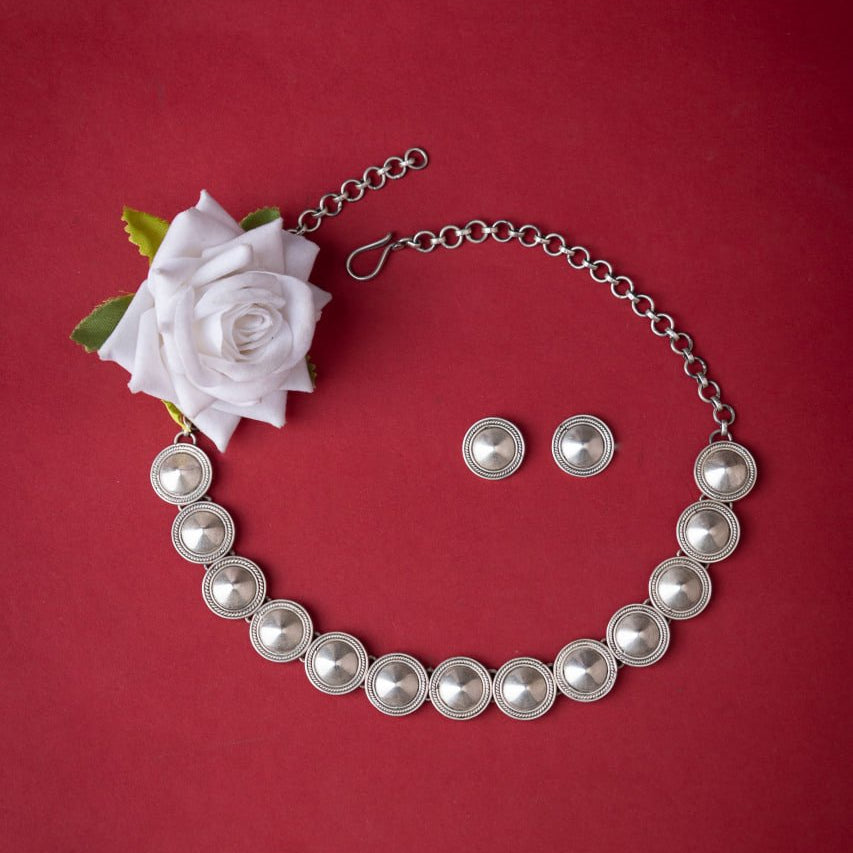 Moh Tikdi Sequence Fine Necklace Set