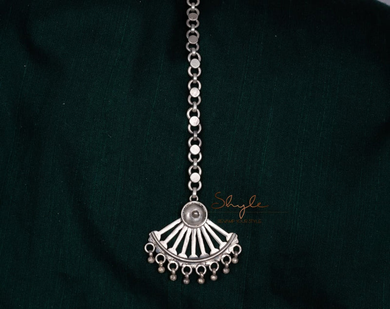 Adya Intricate Pankhi Maangtika front