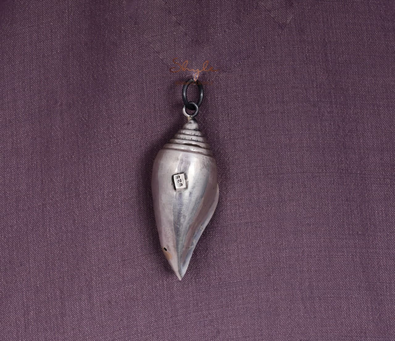 Adya Statement Shankha Pendant