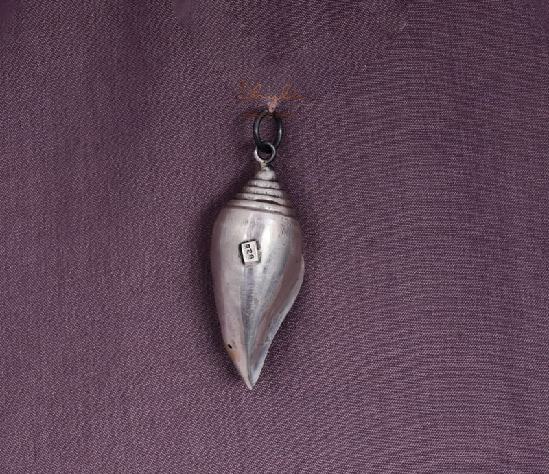 Adya Statement Shankha Pendant