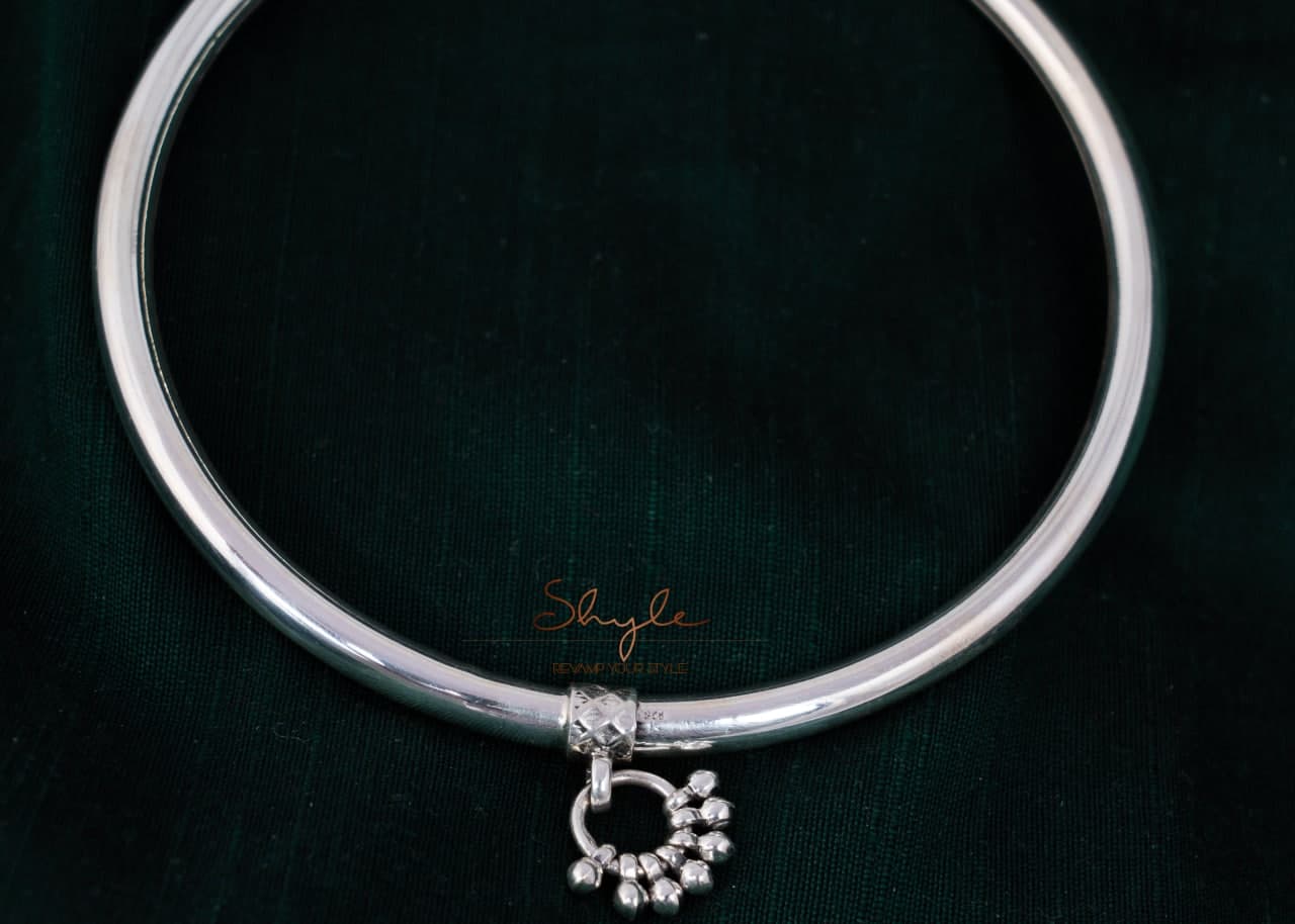 Adya Fine Versatile Ankle Kada front