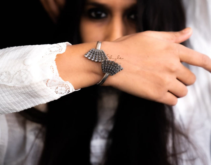 Moh Intricate Pankhi Bracelet
