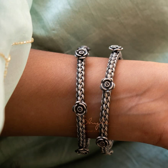 Anvaya Guthau Rose Embossed Bangle secondary