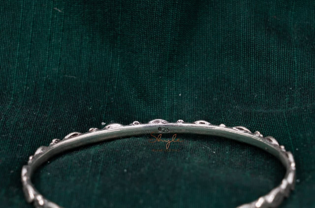 Adya Fine Flower Leaf Bangle back