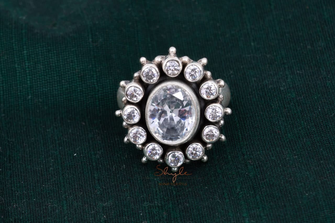 Moh Jadau Scintillating Ring