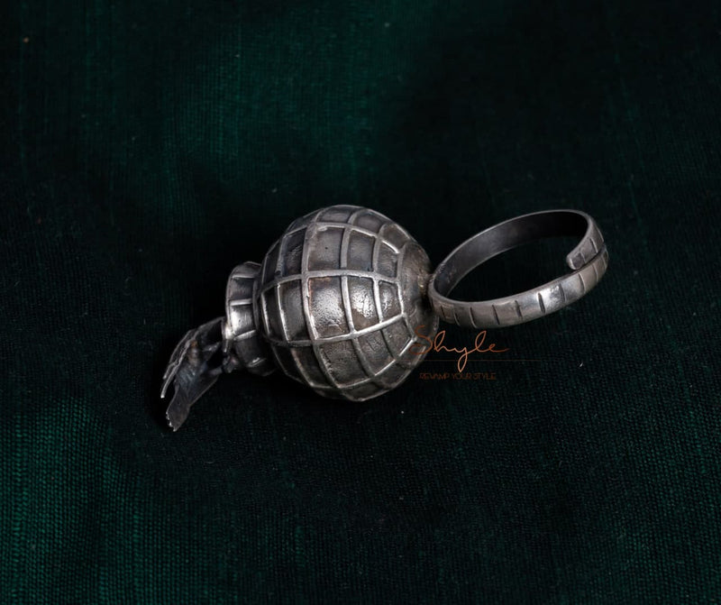Maahi Statement Thirsty Crow Ring