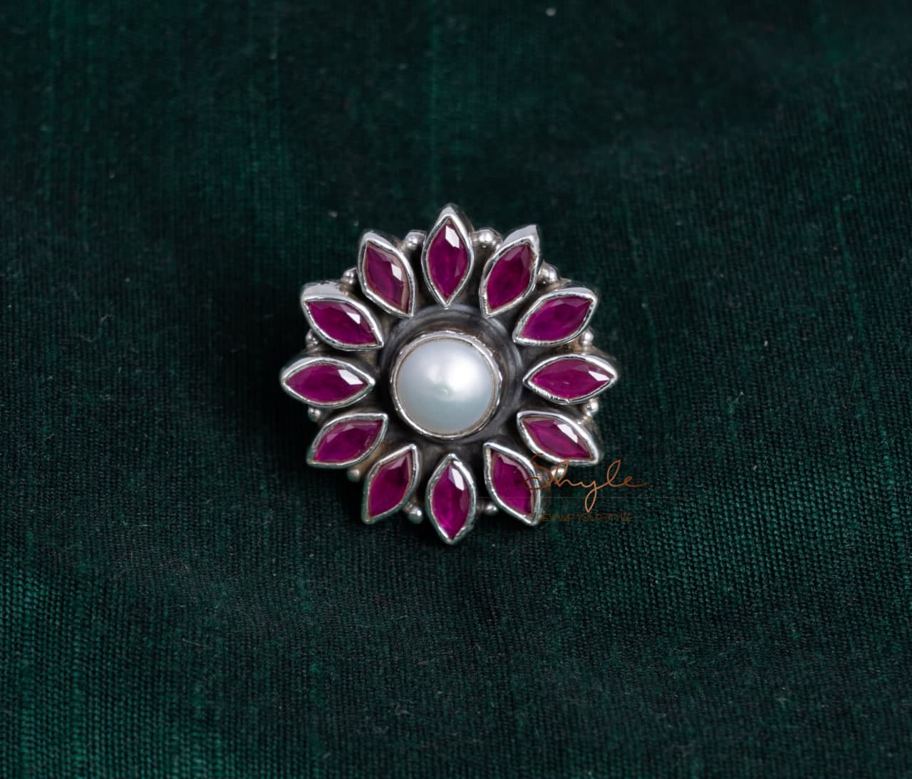 Moh Jadau Scintillating Flower ring