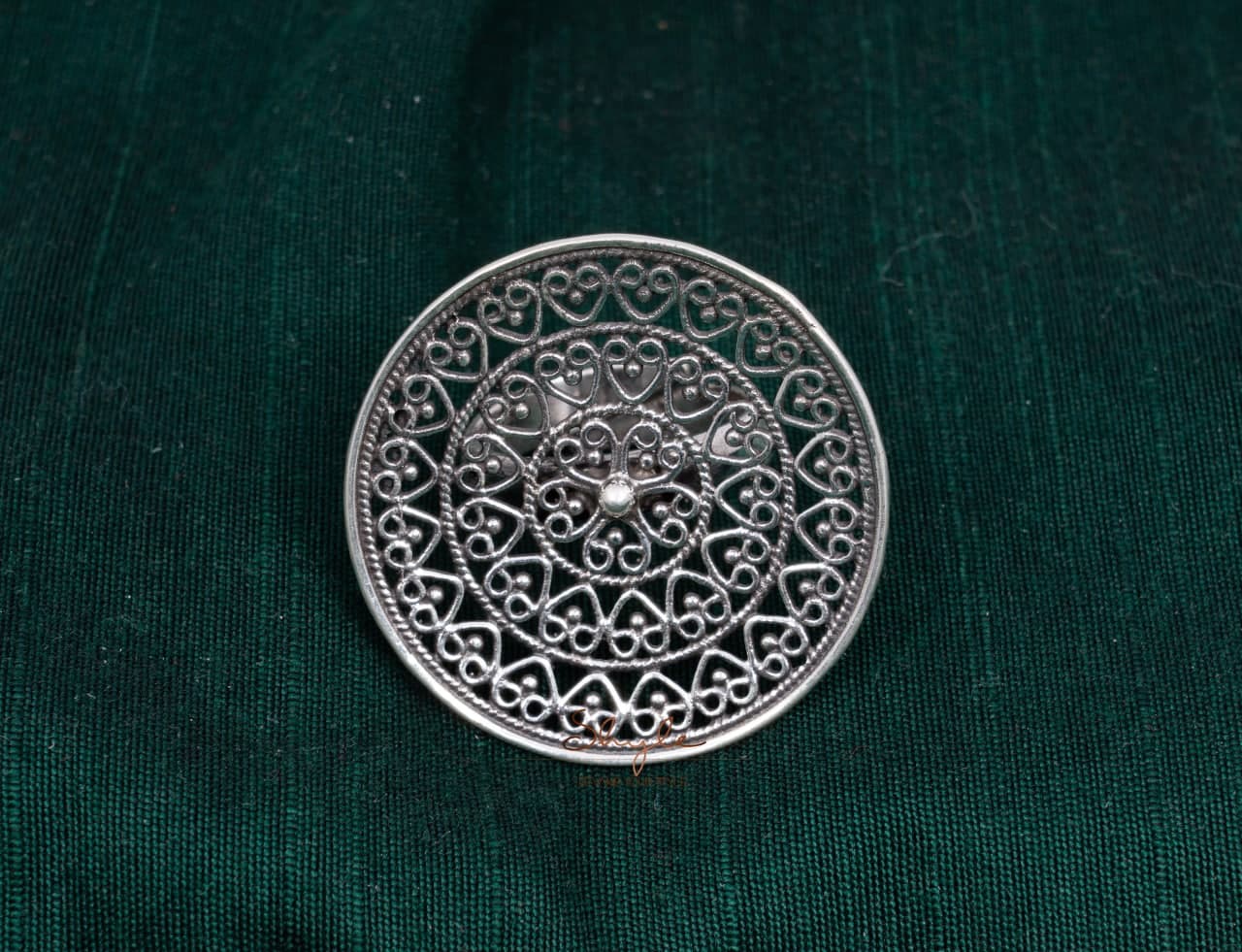 Anvaya Finely Carved Concentric Ring