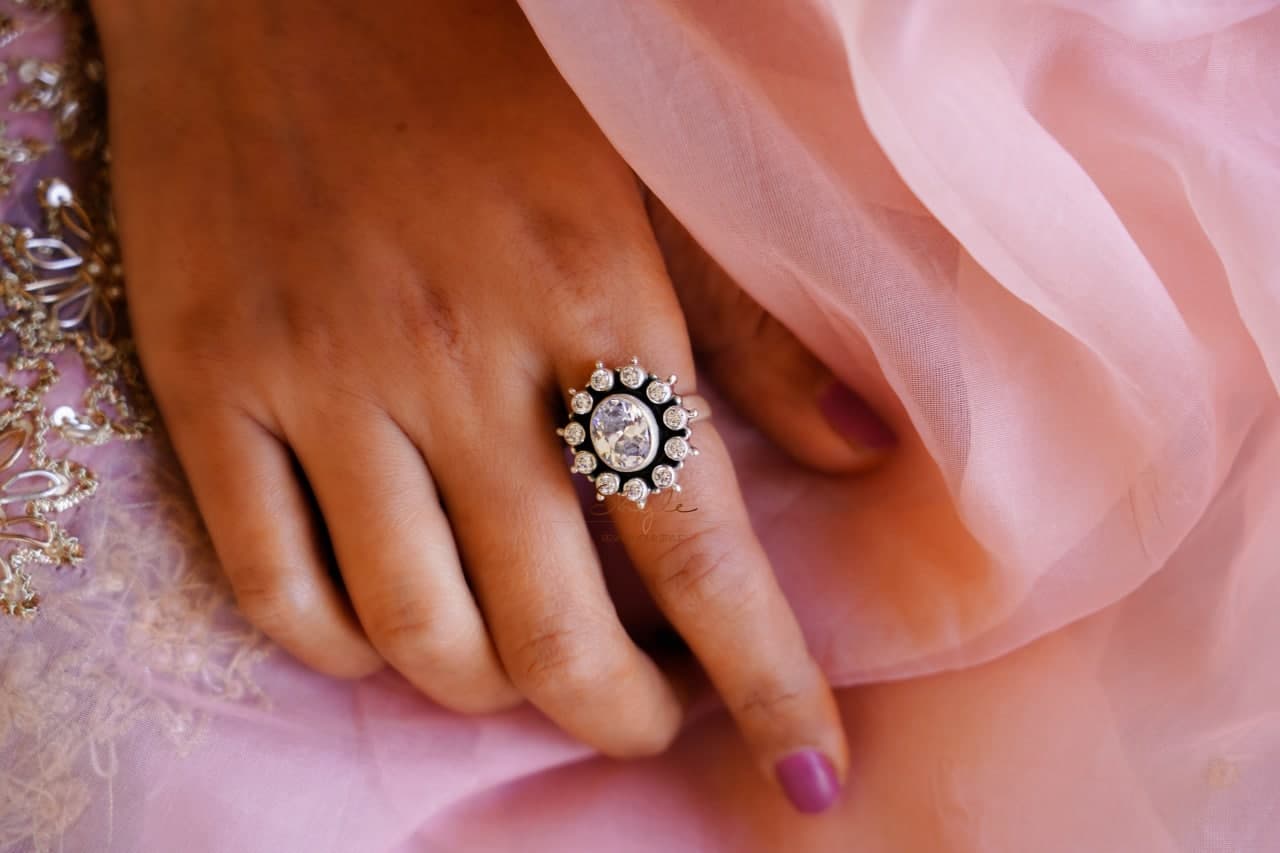 Moh Jadau Scintillating Ring