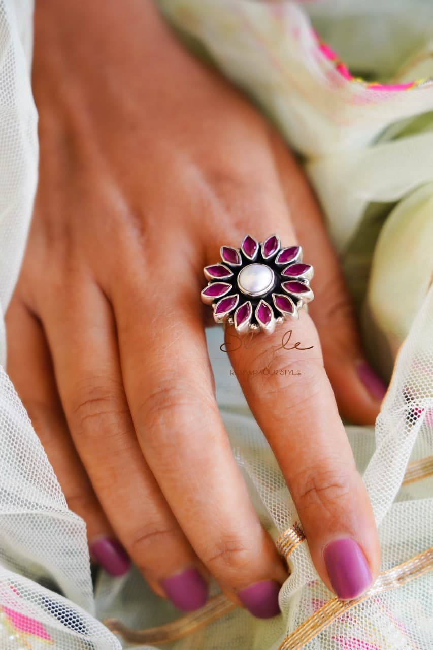Moh Jadau Scintillating Flower ring