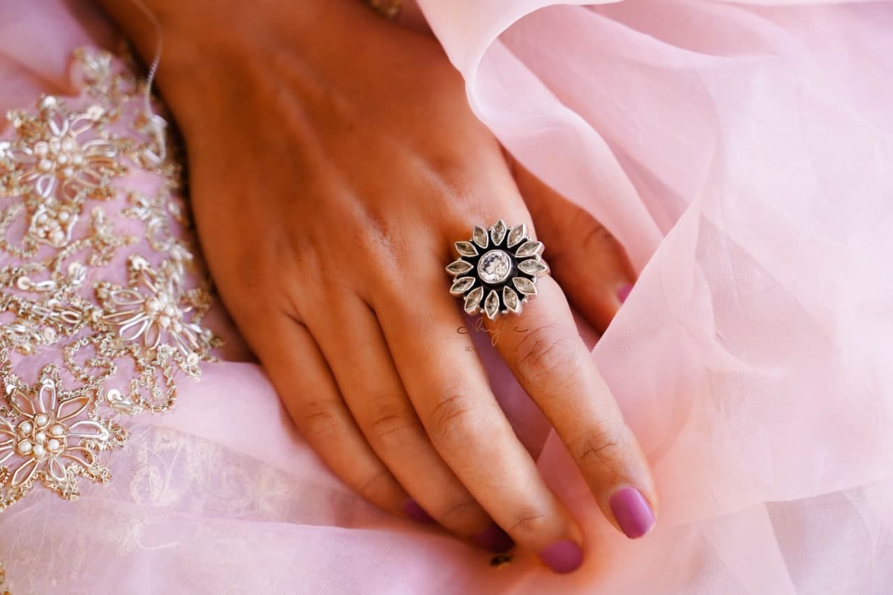 Moh Jadau Scintillating Flower ring
