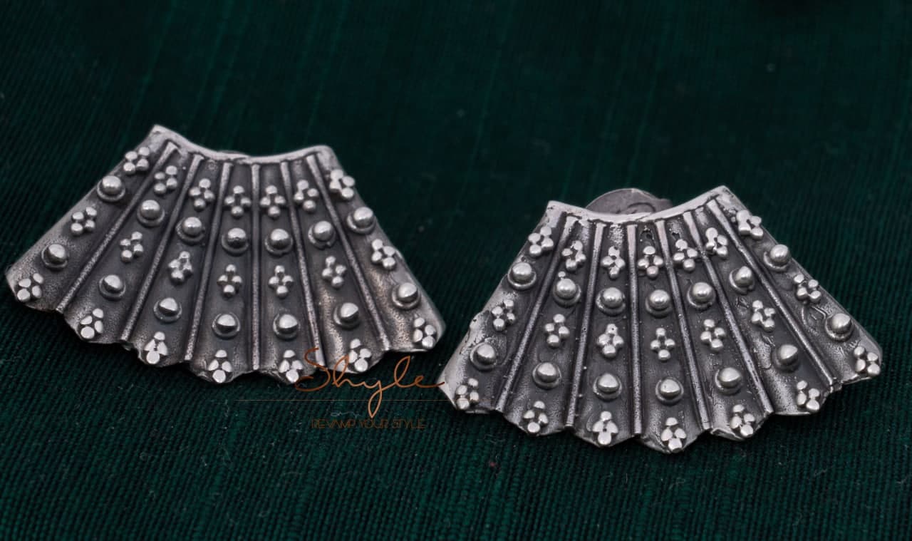 Moh Intricate Daana Detailed Pankhi Studs