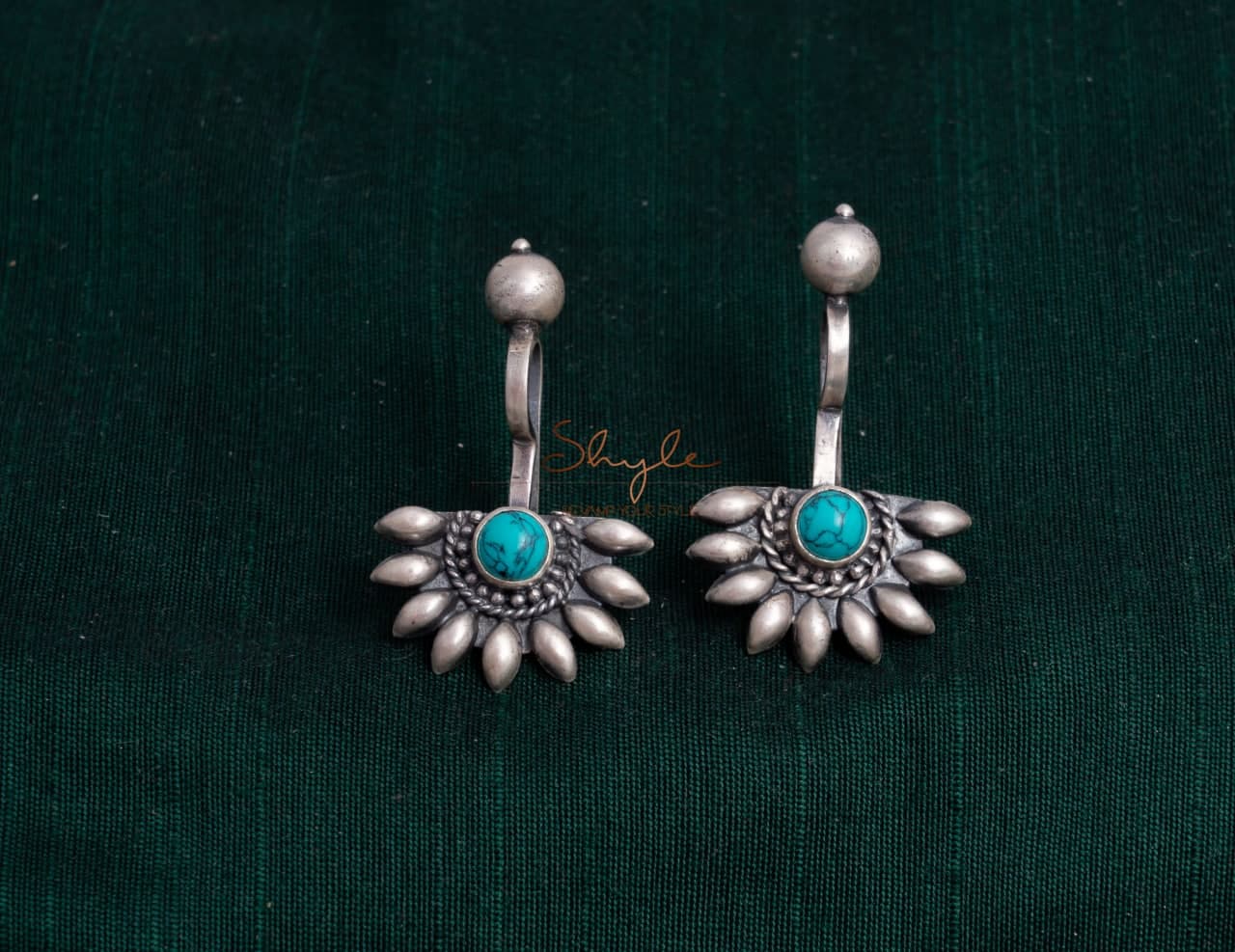 Adya Petal Turquoise clip on Bugadi