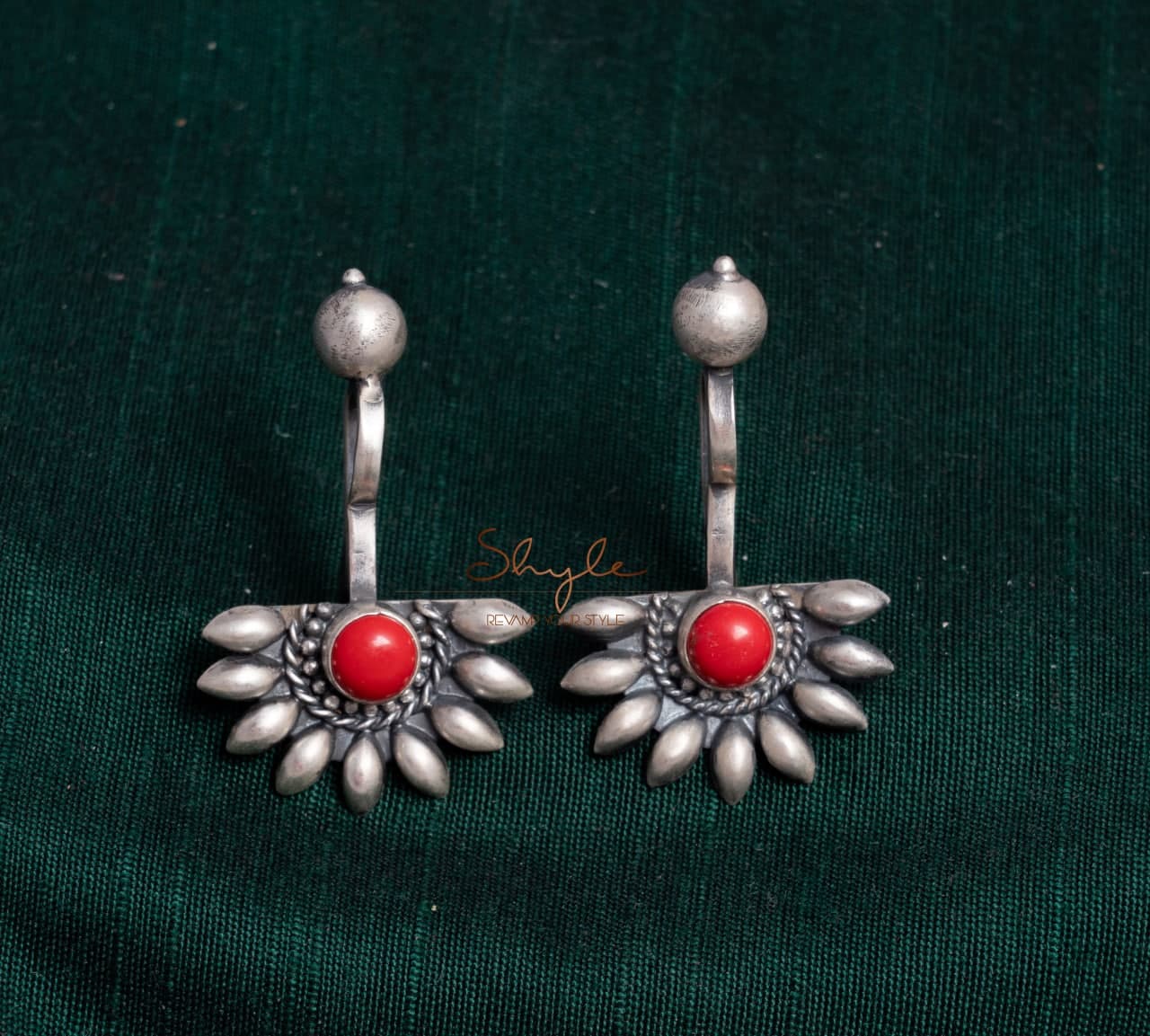 Adya Petal Coral clip on Bugadi