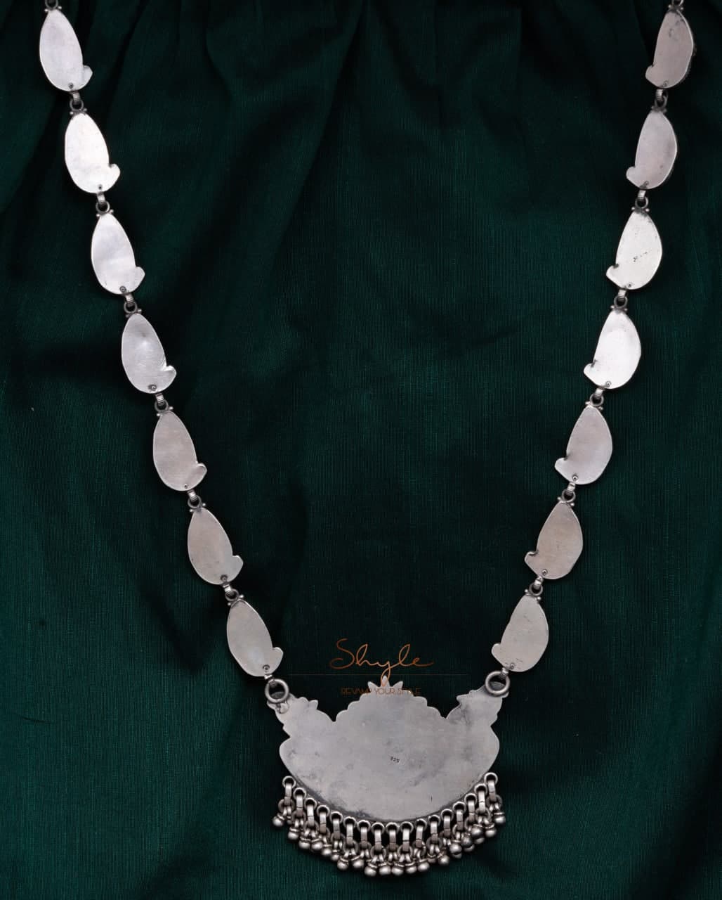 Anvaya Intricate Peacock Embossed Chandra Necklace back