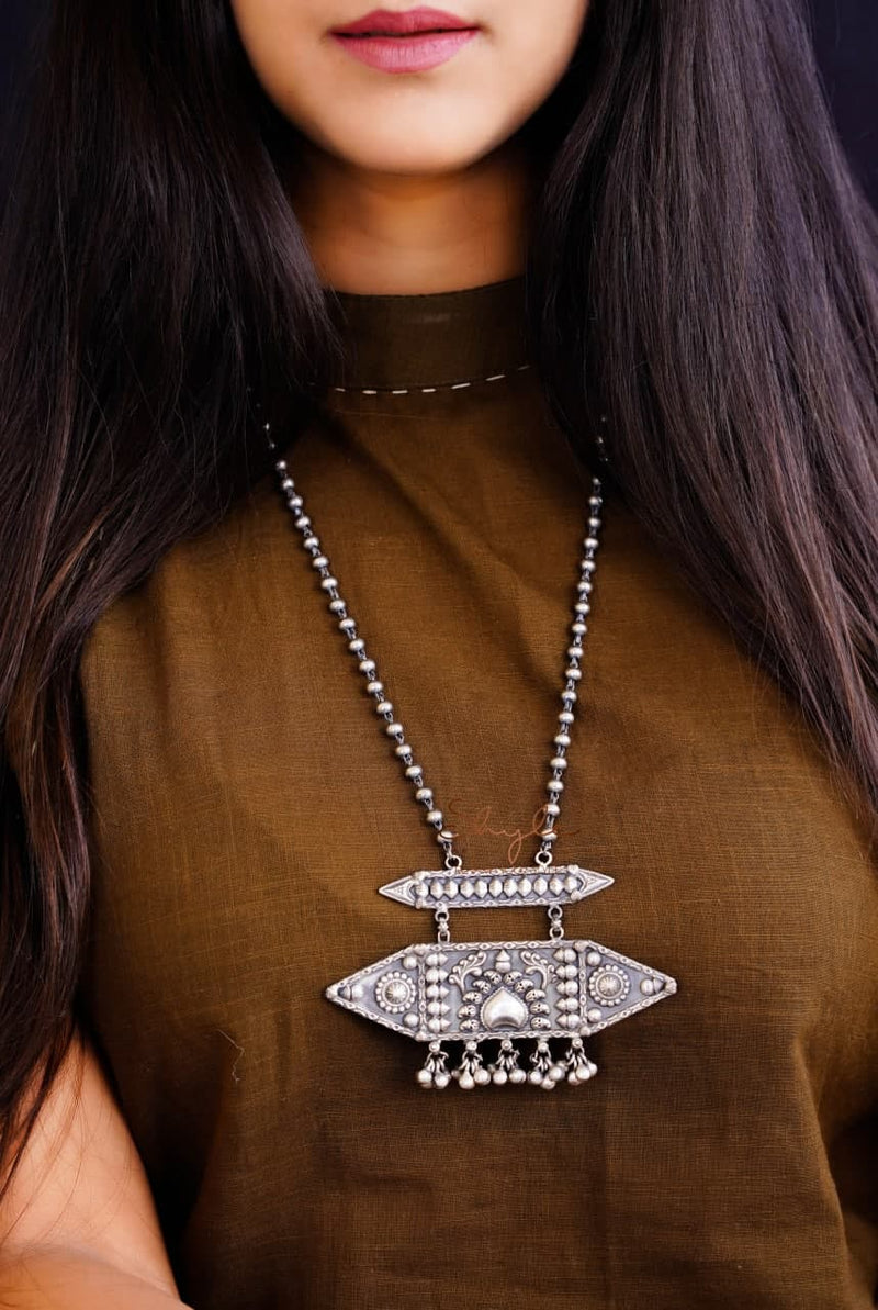 Mizoya Detailed Motif Layered Necklace