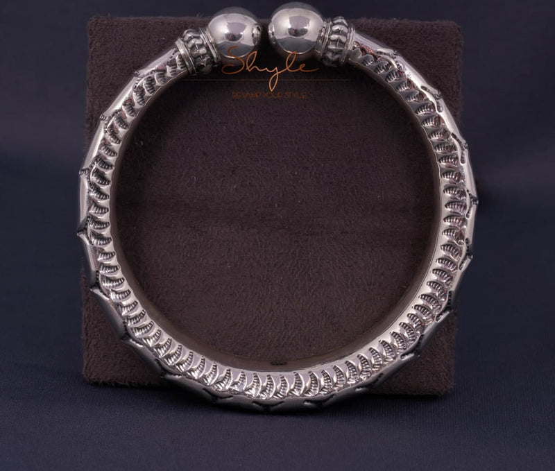 Moh Fine Versatile Ball Kada