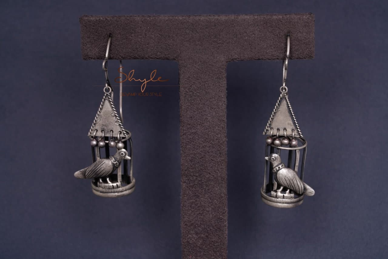 Qurbat Uncaged Ladder Hoops front