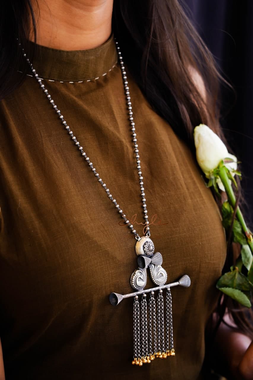 Anvaya Dangling Classic Necklace