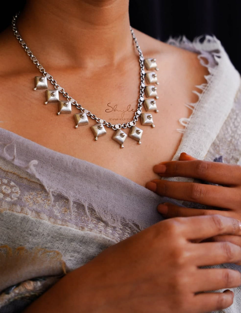 Moh Tikdi Drop Classic Necklace