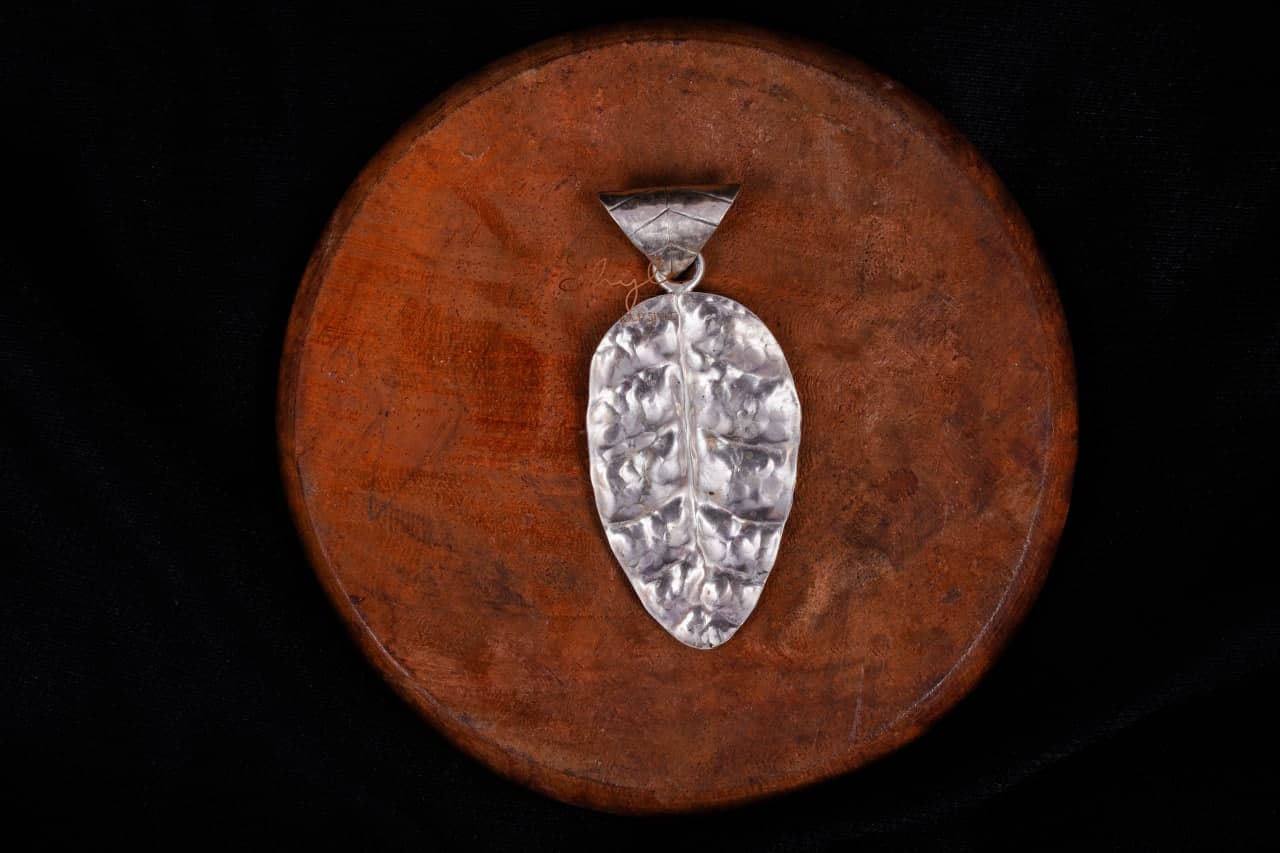 Adya Sookha Patta Necklace Set