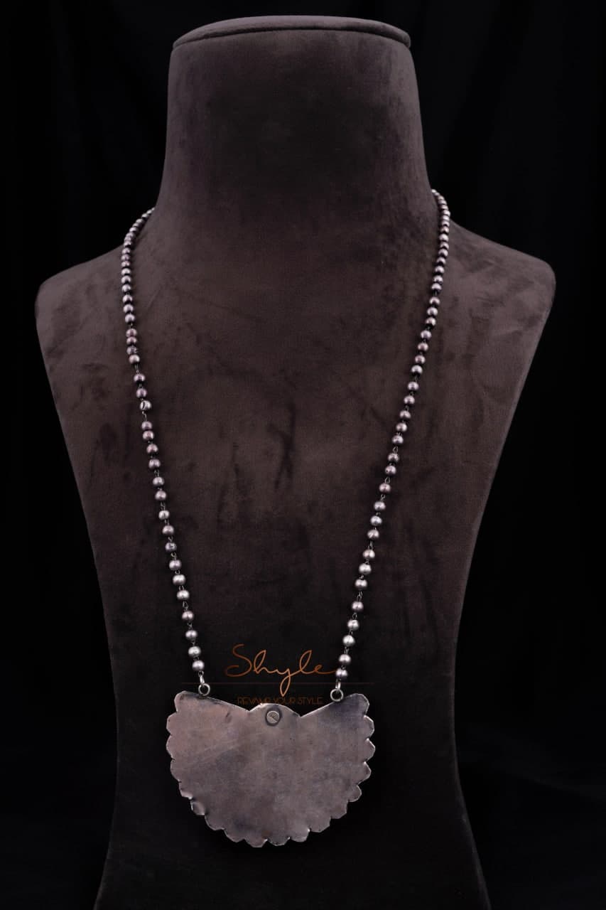 Anvaya Embossed Classic Necklace