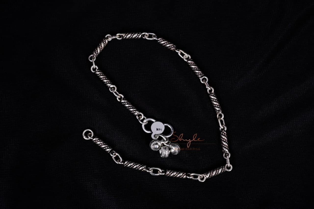 Adya Intricate Motif Sequence Anklet Pair