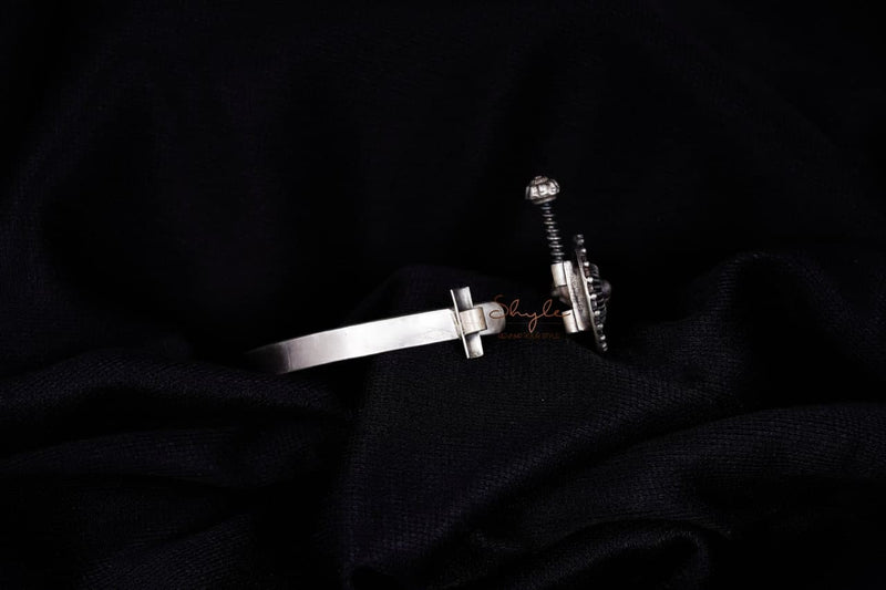 Adya Intricate Tri motif D Kada side