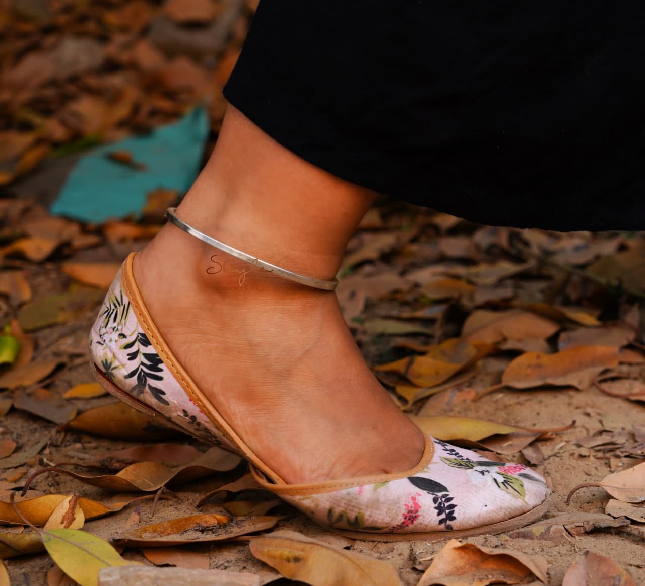 Moh Fine Versatile Ankle Kada