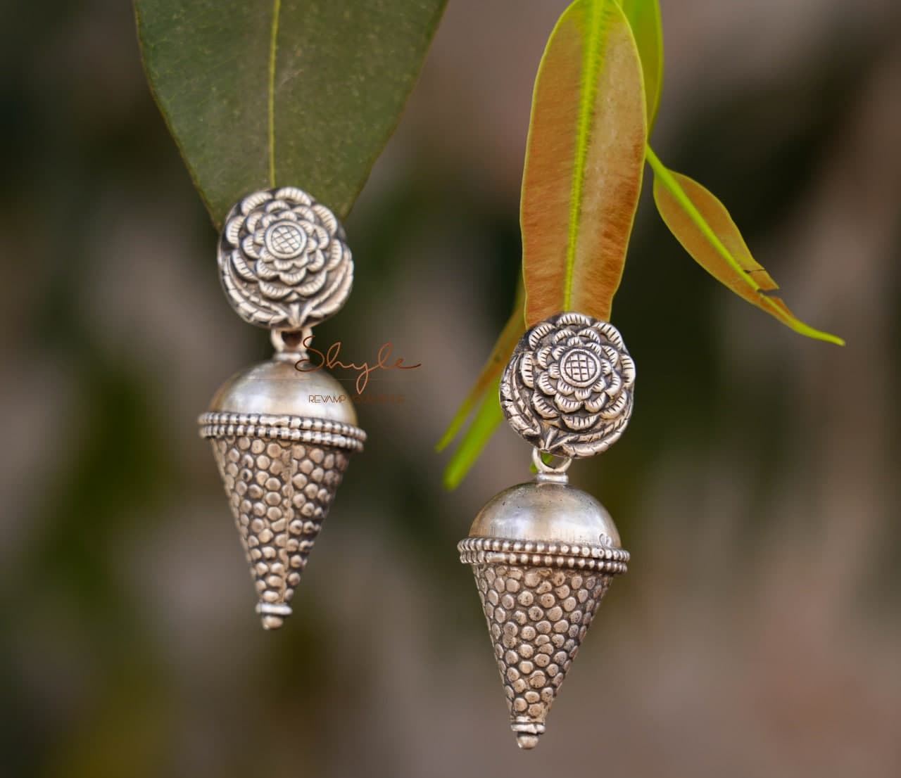 Mizoya Vintage Inspired Bold Drop Earrings