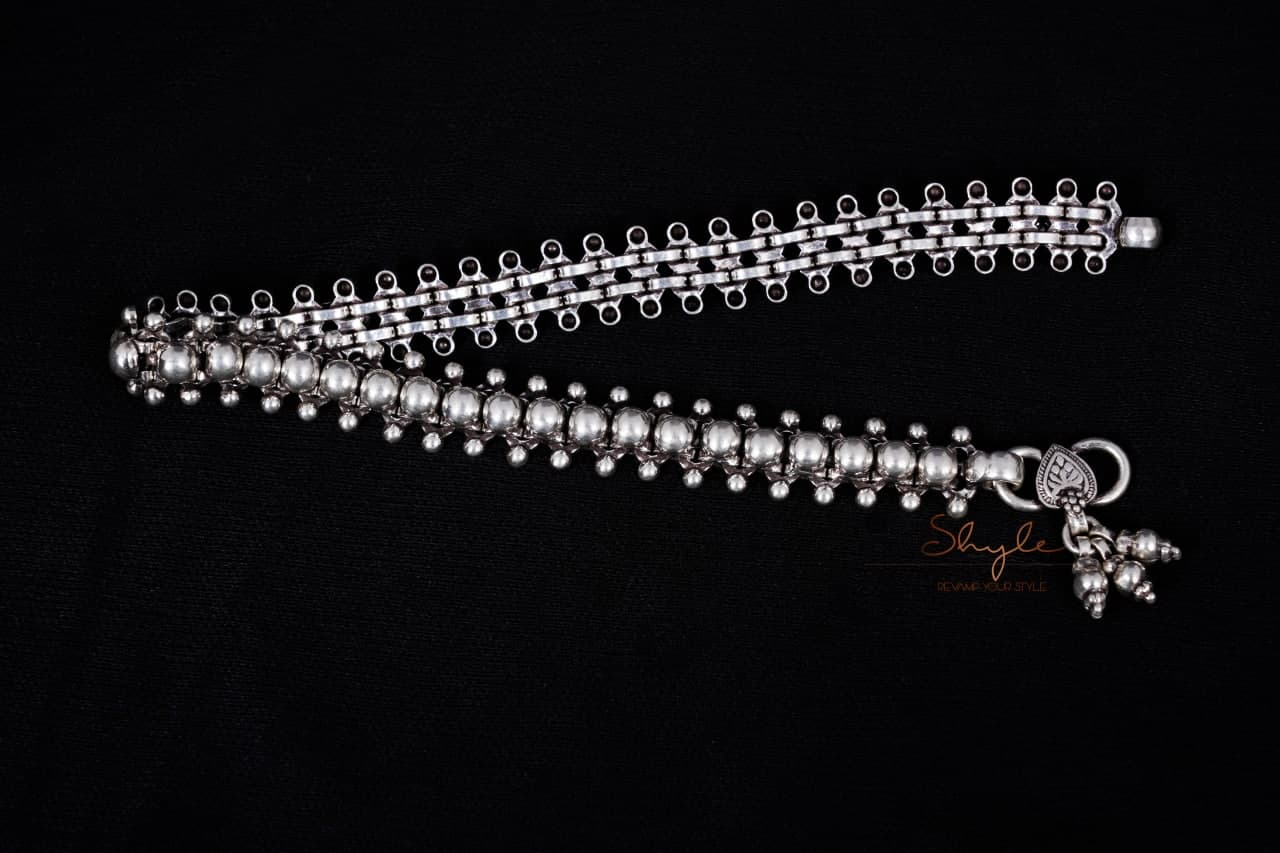 Tattva Embossed Timeless Anklet Pair