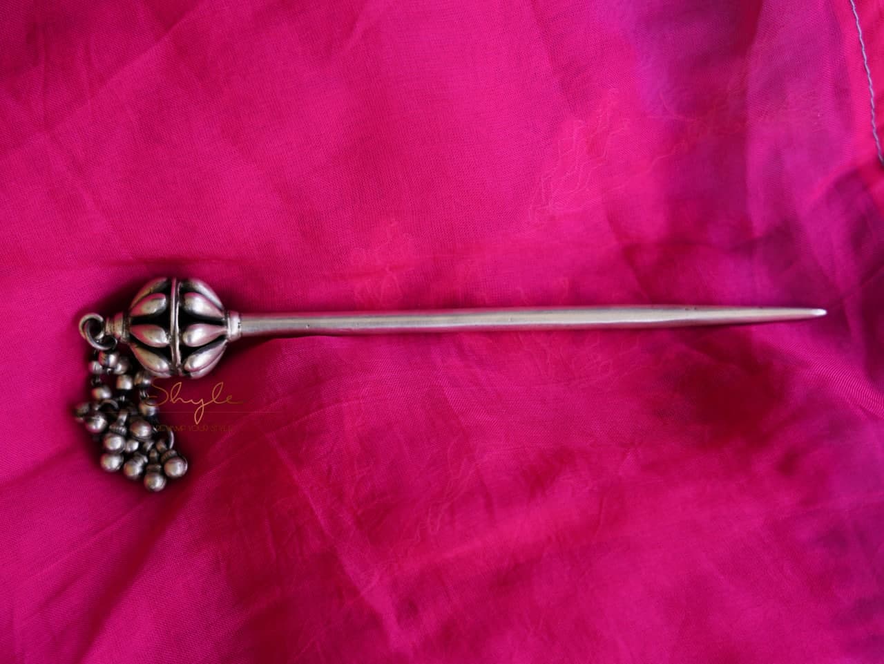 Mizoya Embossed Motif ghughri cluster Juda Pin front